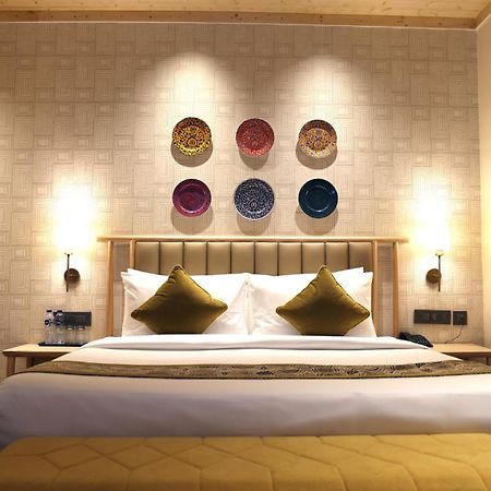 Sandoz Minerva - A Boutique Resort ムスーリー エクステリア 写真
