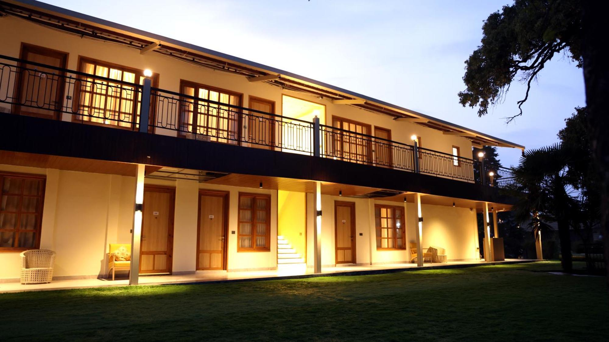 Sandoz Minerva - A Boutique Resort ムスーリー エクステリア 写真