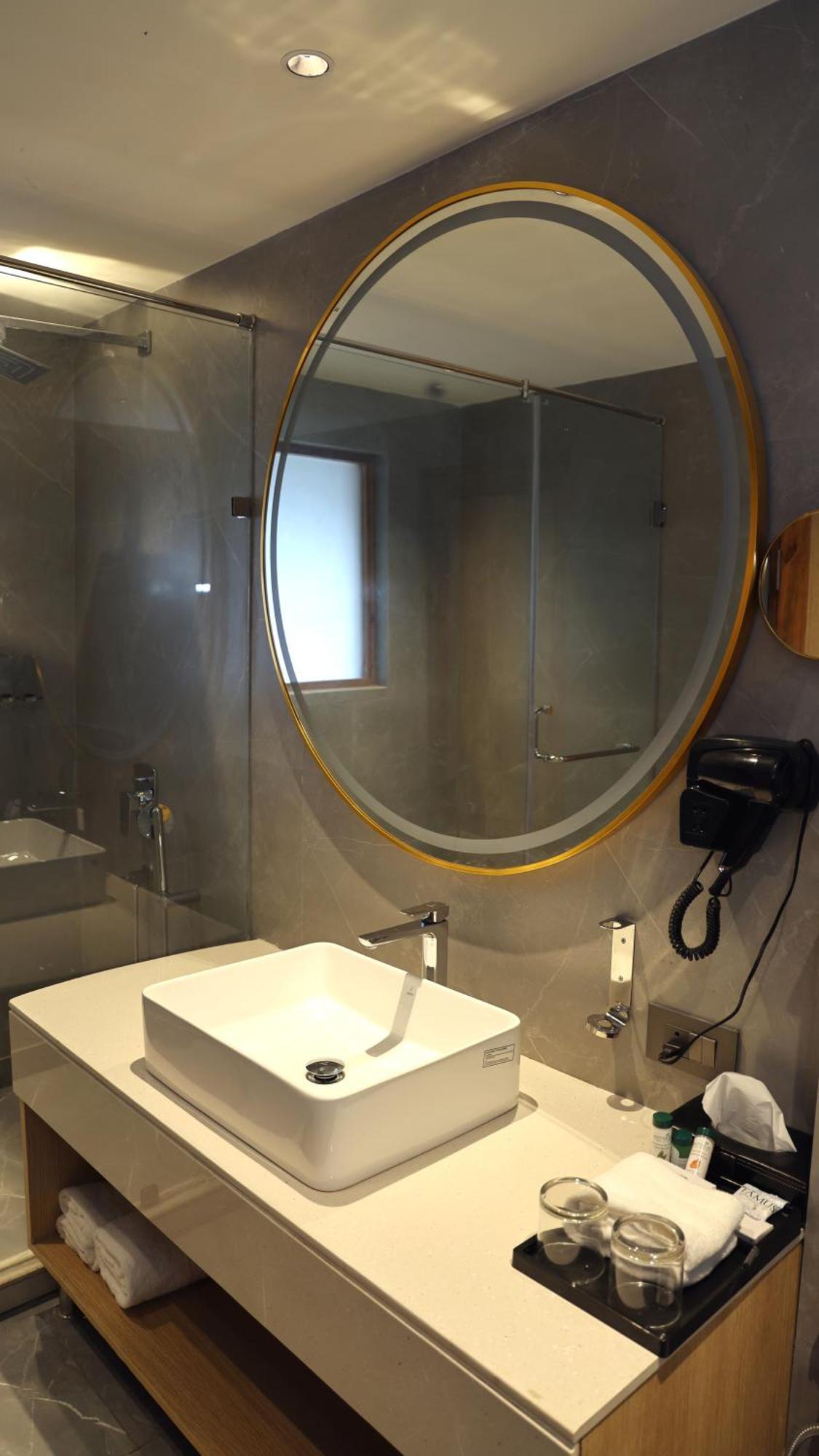 Sandoz Minerva - A Boutique Resort ムスーリー エクステリア 写真